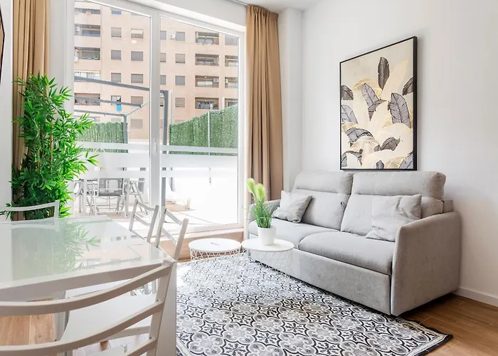 Sorolla Station アパート